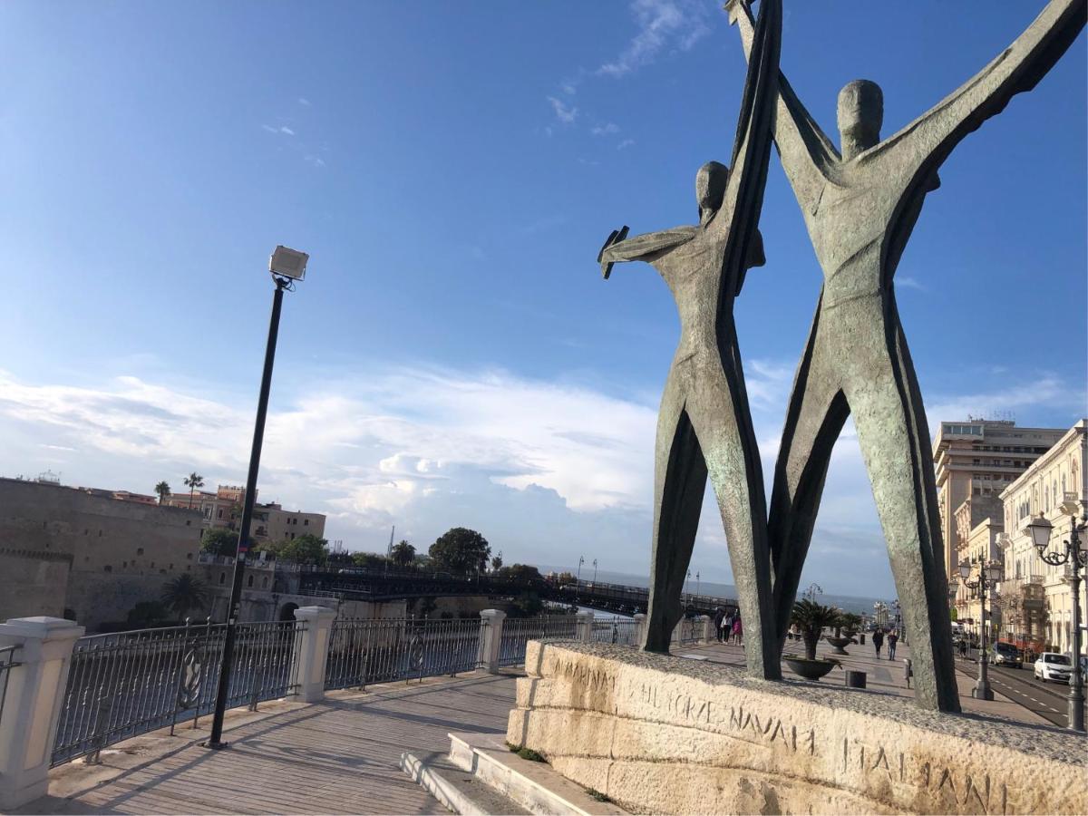 Downtown Lodge Museum Taranto Exterior foto